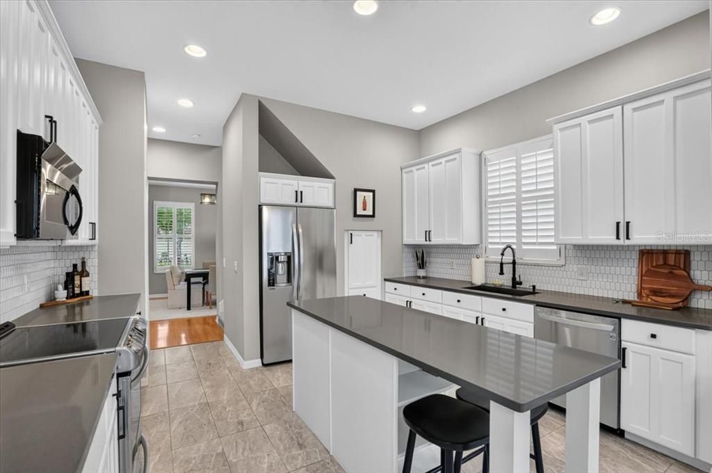 For Sale: $1,150,000 (5 beds, 4 baths, 3569 Square Feet)