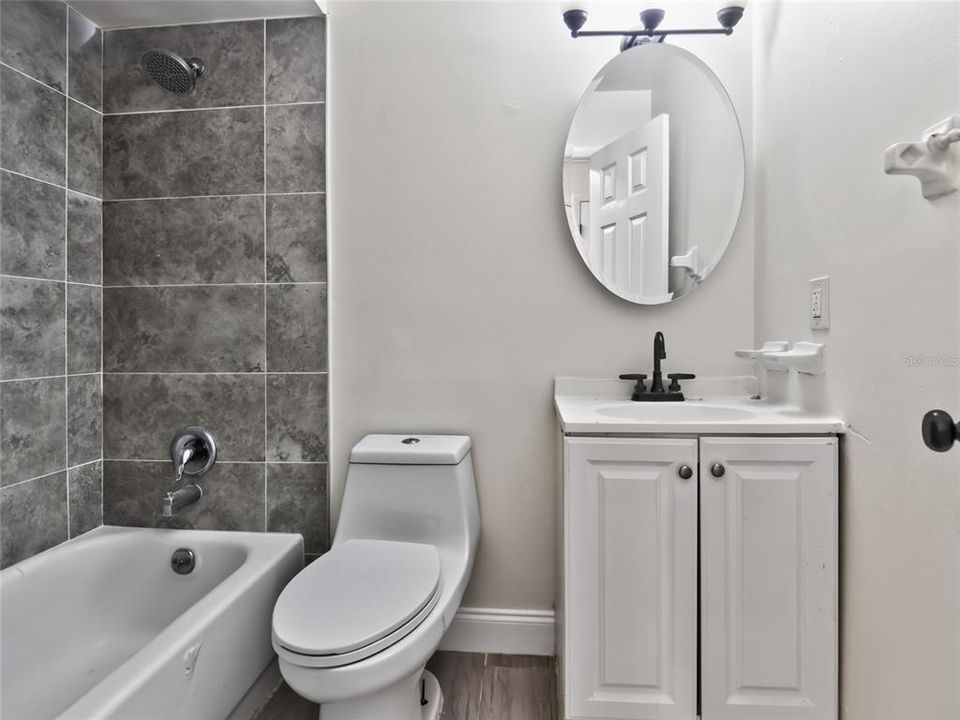 В аренду: $1,950 (3 спален, 2 ванн, 1050 Квадратных фут)