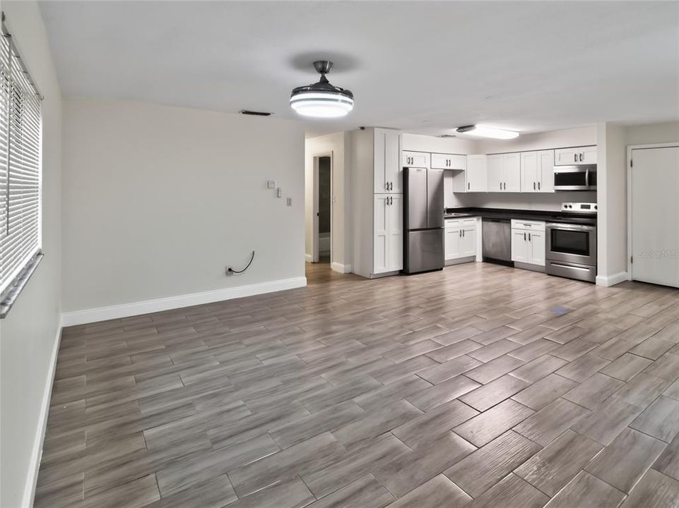 В аренду: $1,950 (3 спален, 2 ванн, 1050 Квадратных фут)
