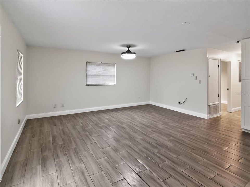 В аренду: $1,950 (3 спален, 2 ванн, 1050 Квадратных фут)