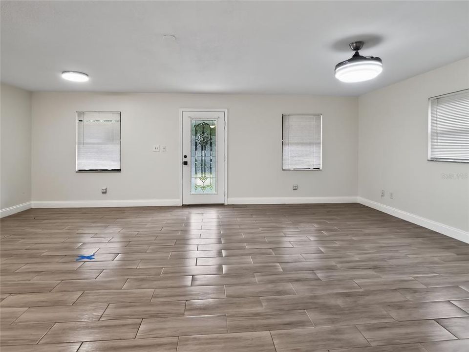 В аренду: $1,950 (3 спален, 2 ванн, 1050 Квадратных фут)