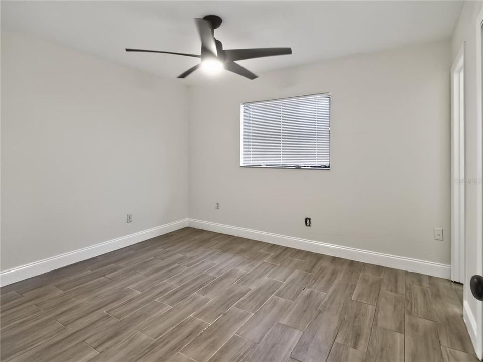 В аренду: $1,950 (3 спален, 2 ванн, 1050 Квадратных фут)