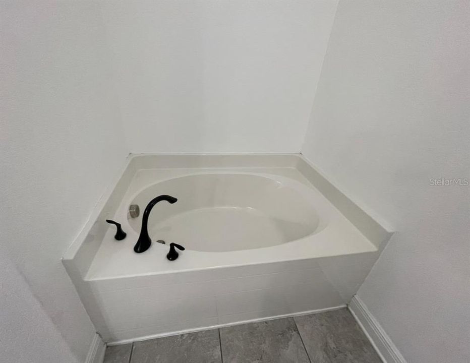 En Renta: $2,000 (4 camas, 2 baños, 1860 Pies cuadrados)