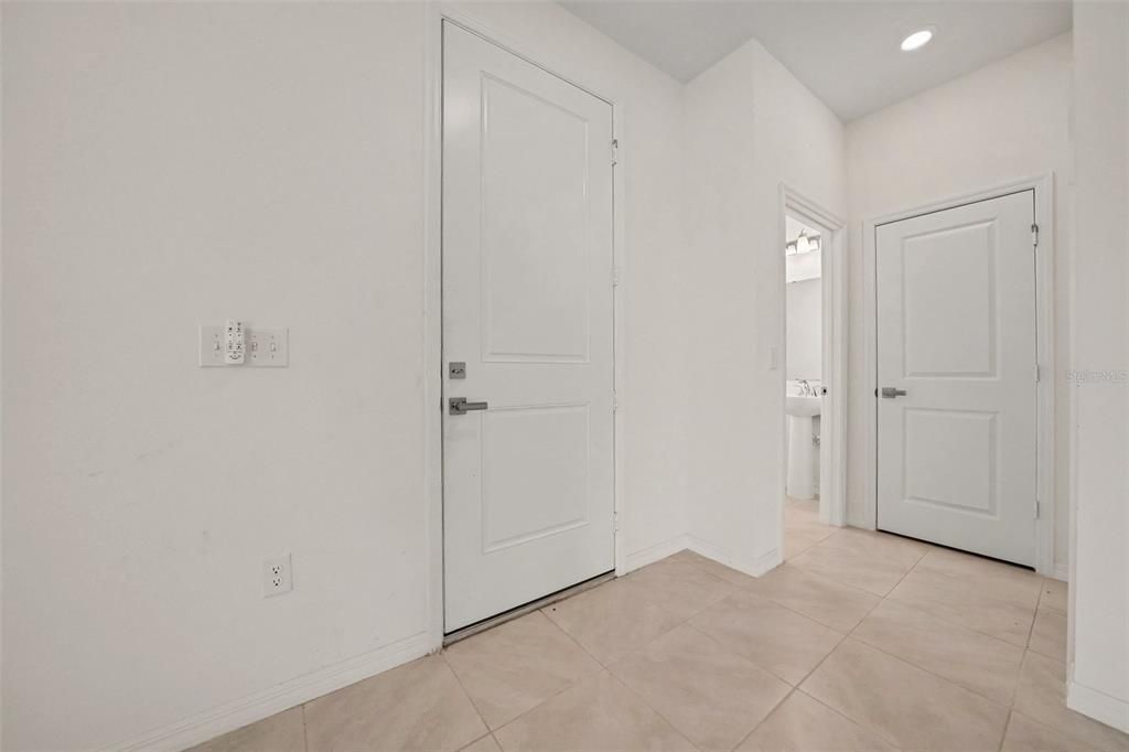 En Venta: $375,000 (4 camas, 2 baños, 1852 Pies cuadrados)