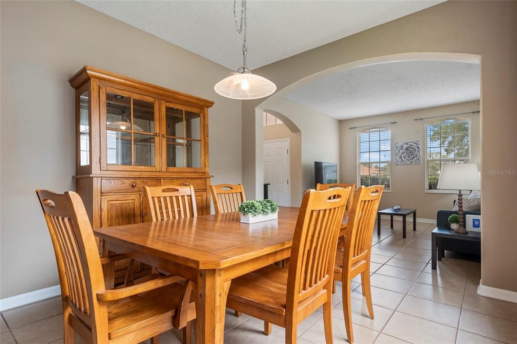 For Sale: $625,000 (5 beds, 3 baths, 3474 Square Feet)
