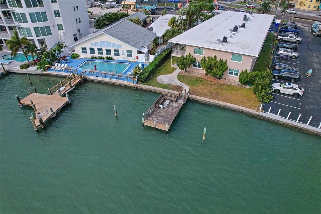 : $439,000 (2 贝兹, 2 浴室, 950 平方英尺)