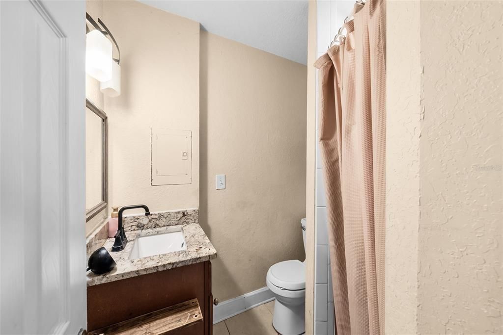 For Sale: $345,000 (3 beds, 2 baths, 1200 Square Feet)
