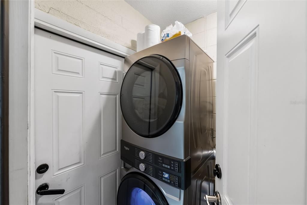 For Sale: $345,000 (3 beds, 2 baths, 1200 Square Feet)