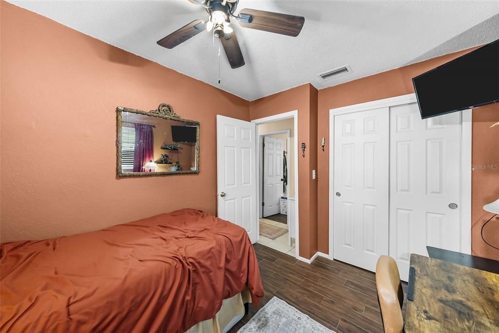 For Sale: $345,000 (3 beds, 2 baths, 1200 Square Feet)