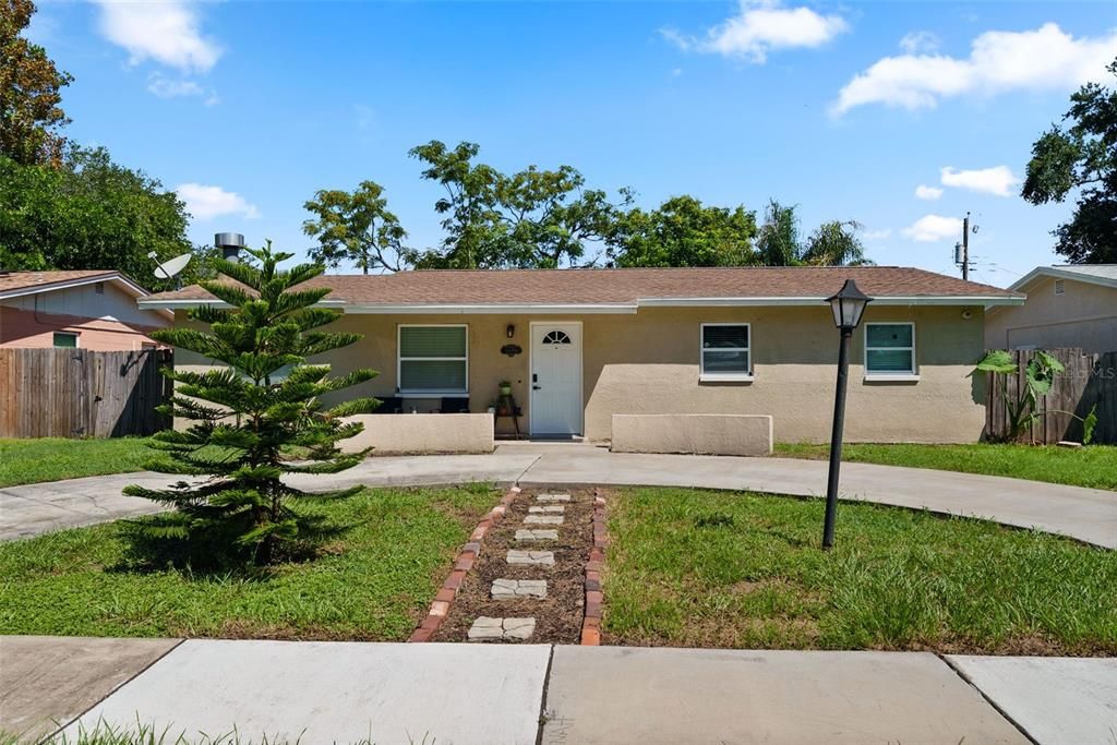 For Sale: $345,000 (3 beds, 2 baths, 1200 Square Feet)