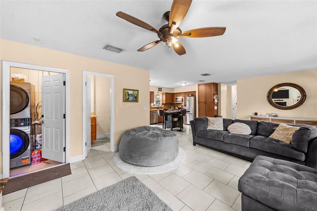 For Sale: $345,000 (3 beds, 2 baths, 1200 Square Feet)