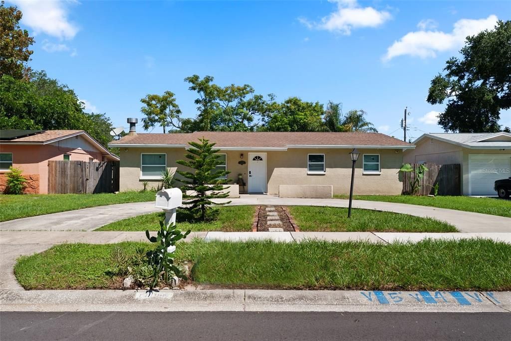 For Sale: $345,000 (3 beds, 2 baths, 1200 Square Feet)