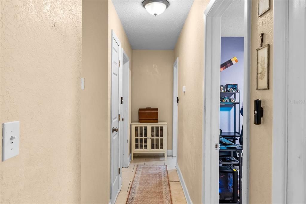 For Sale: $345,000 (3 beds, 2 baths, 1200 Square Feet)
