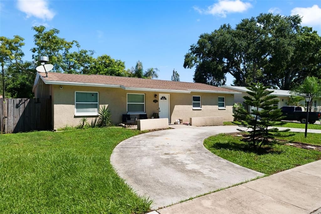 For Sale: $345,000 (3 beds, 2 baths, 1200 Square Feet)