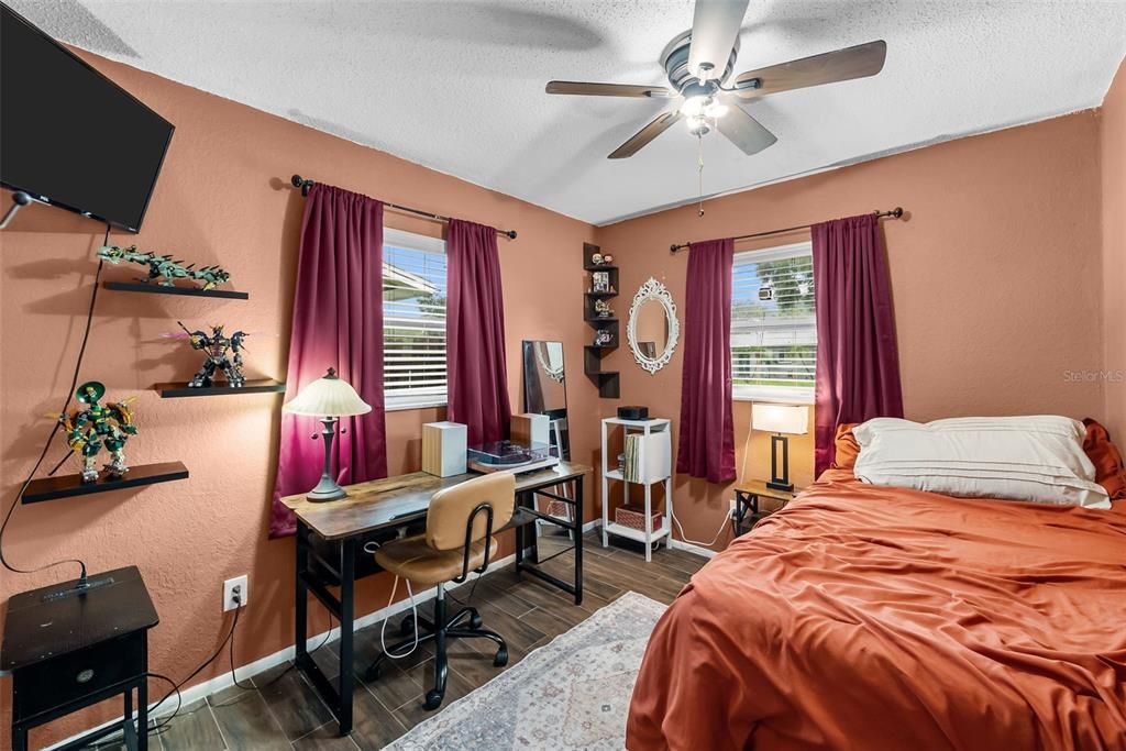 For Sale: $345,000 (3 beds, 2 baths, 1200 Square Feet)