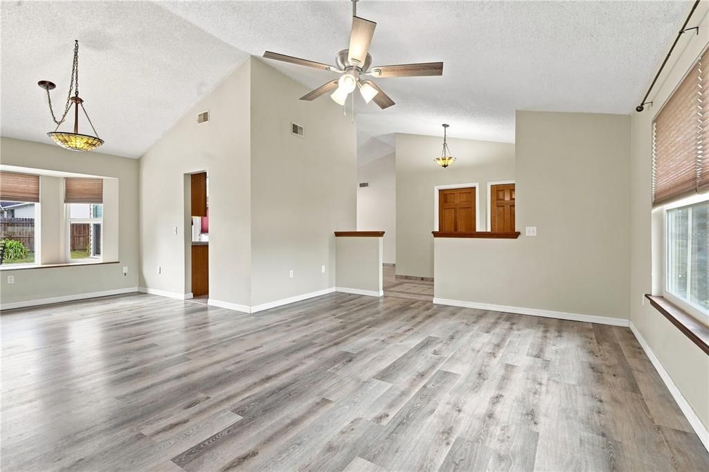 For Sale: $330,000 (3 beds, 2 baths, 1804 Square Feet)