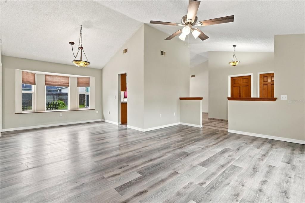 For Sale: $330,000 (3 beds, 2 baths, 1804 Square Feet)