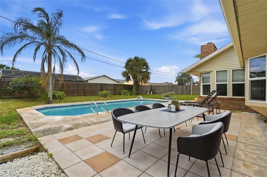 For Sale: $330,000 (3 beds, 2 baths, 1804 Square Feet)