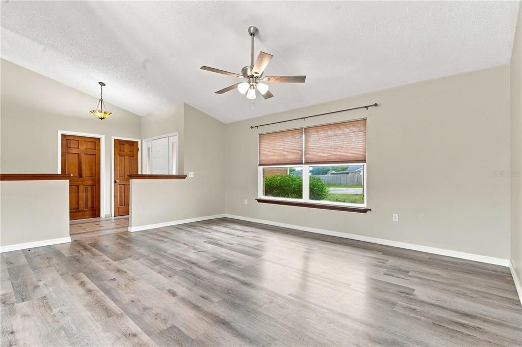 For Sale: $330,000 (3 beds, 2 baths, 1804 Square Feet)