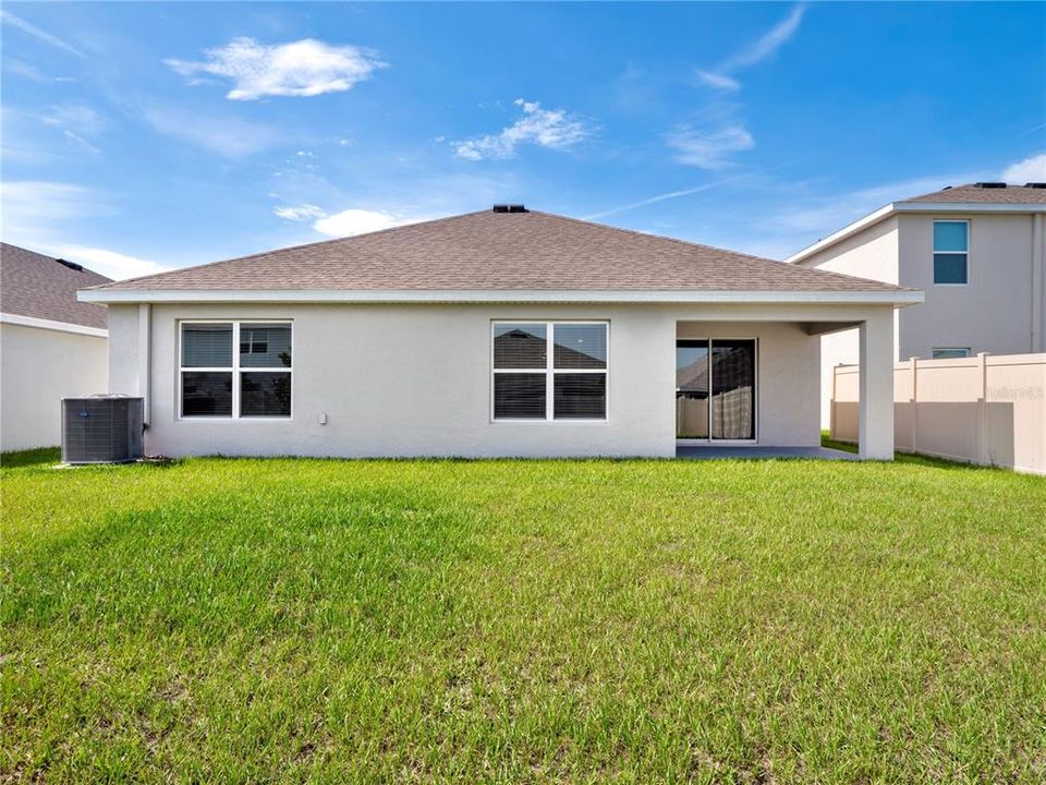 For Rent: $2,250 (4 beds, 2 baths, 1827 Square Feet)