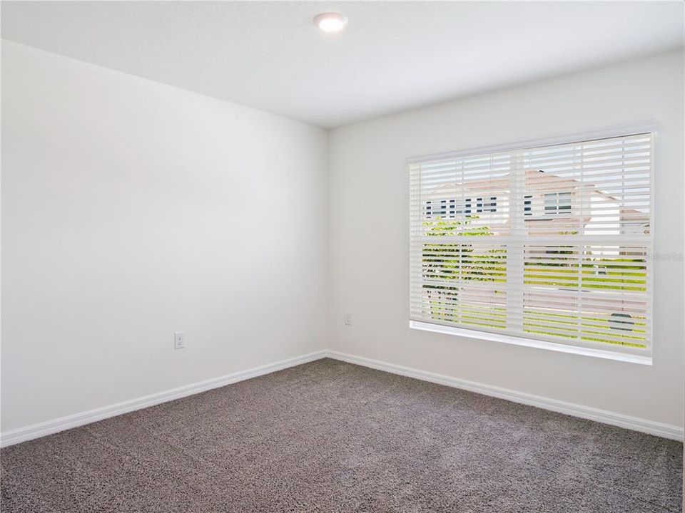For Rent: $2,250 (4 beds, 2 baths, 1827 Square Feet)