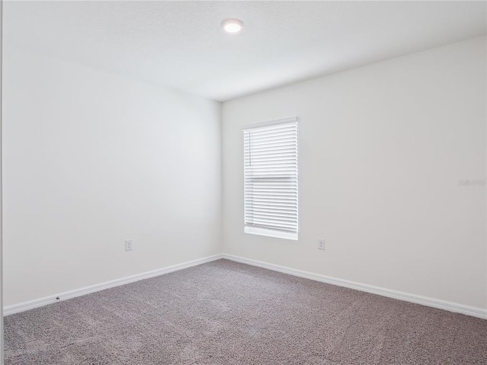 For Rent: $2,250 (4 beds, 2 baths, 1827 Square Feet)