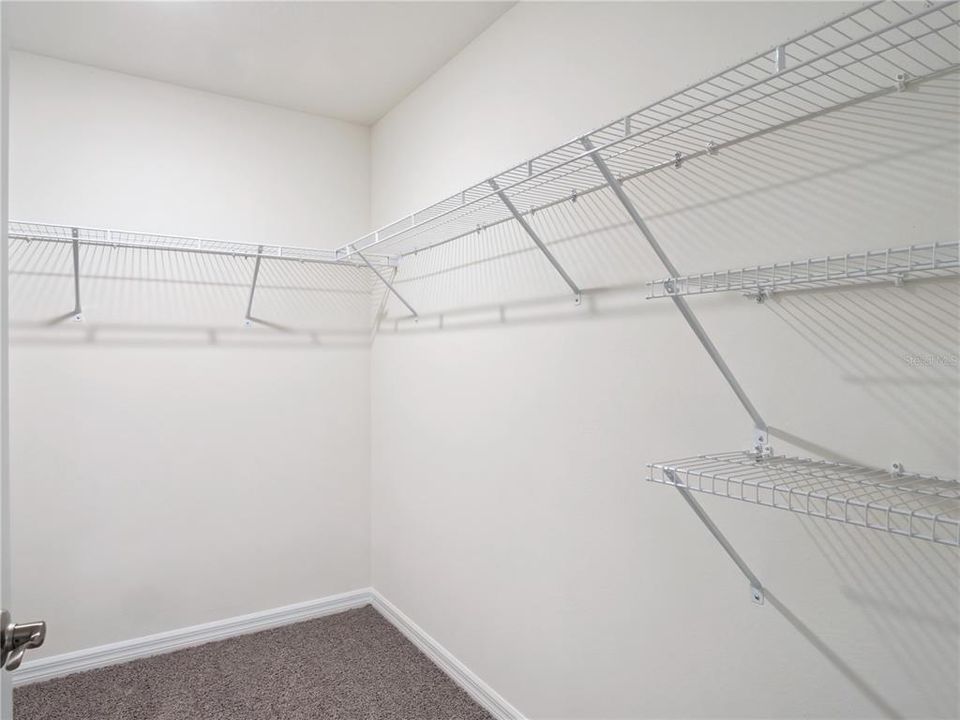 For Rent: $2,250 (4 beds, 2 baths, 1827 Square Feet)