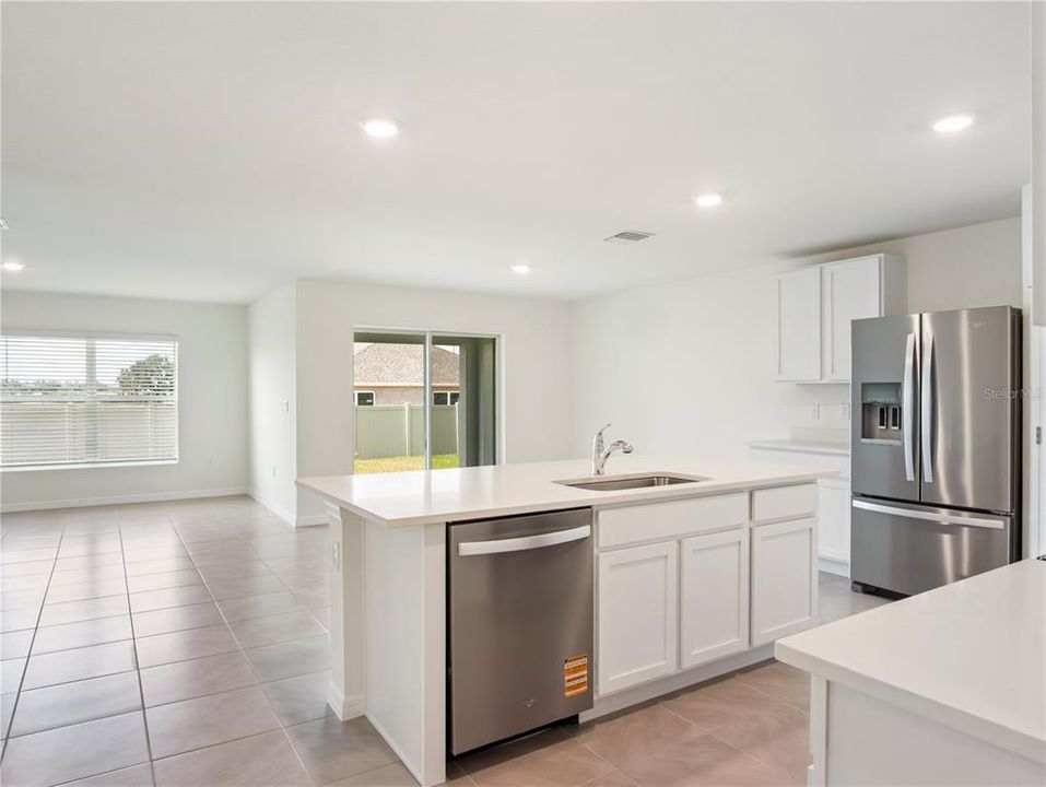 For Rent: $2,250 (4 beds, 2 baths, 1827 Square Feet)
