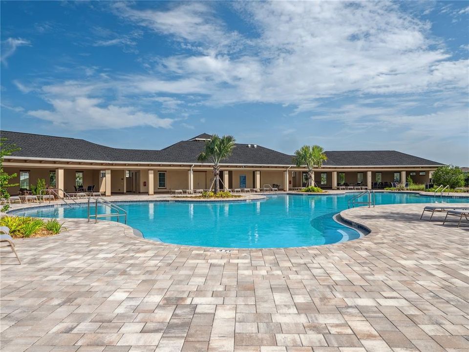 For Rent: $2,250 (4 beds, 2 baths, 1827 Square Feet)