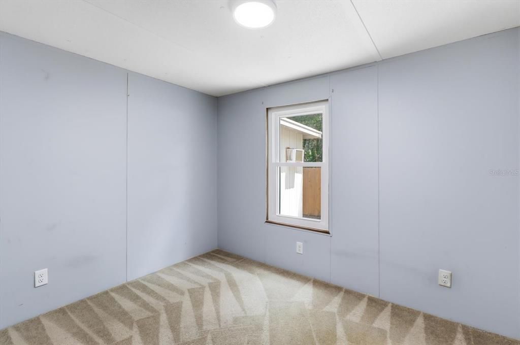 For Sale: $172,500 (2 beds, 1 baths, 934 Square Feet)