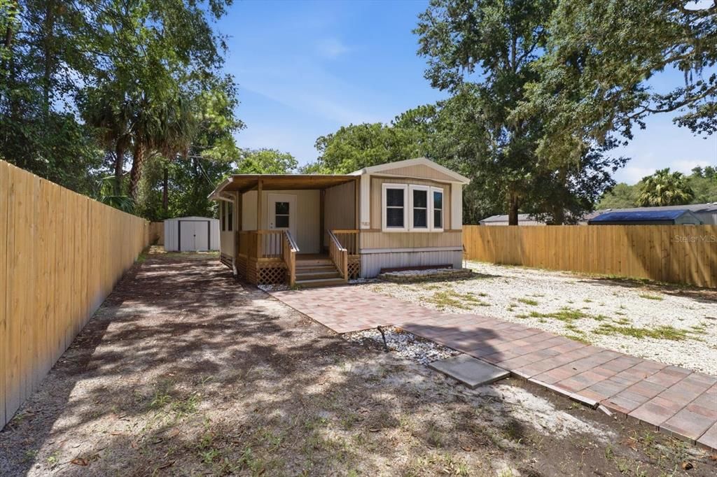 For Sale: $172,500 (2 beds, 1 baths, 934 Square Feet)