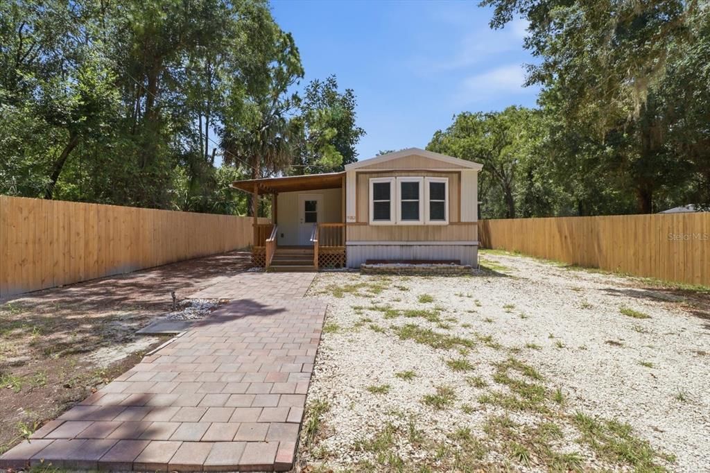 For Sale: $172,500 (2 beds, 1 baths, 934 Square Feet)