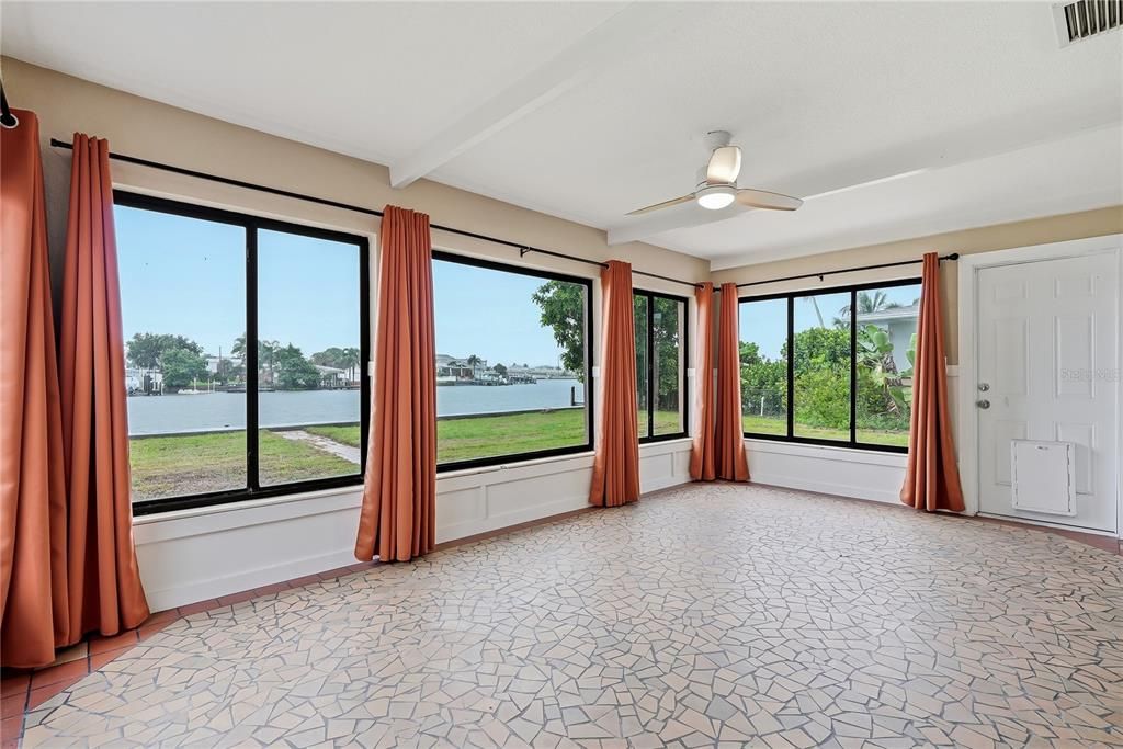 En Venta: $1,230,000 (3 camas, 2 baños, 1942 Pies cuadrados)