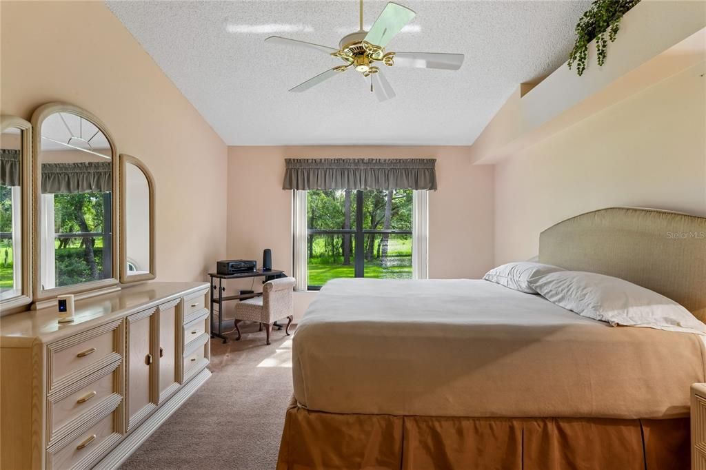 For Sale: $268,500 (2 beds, 2 baths, 1576 Square Feet)