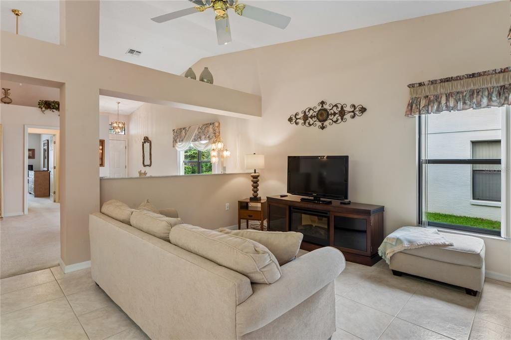 For Sale: $268,500 (2 beds, 2 baths, 1576 Square Feet)
