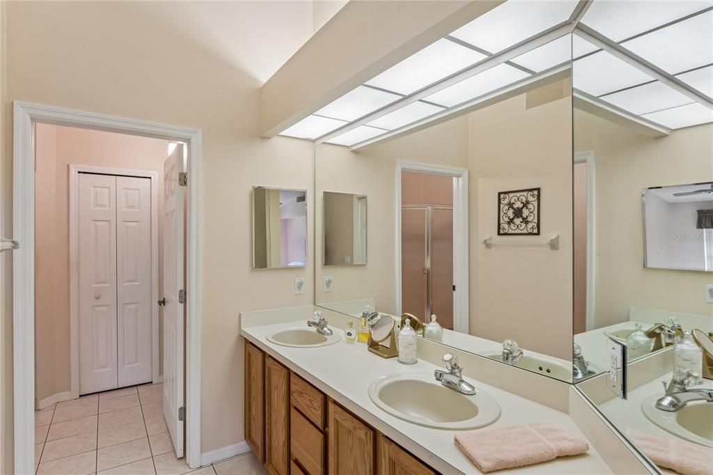 For Sale: $268,500 (2 beds, 2 baths, 1576 Square Feet)