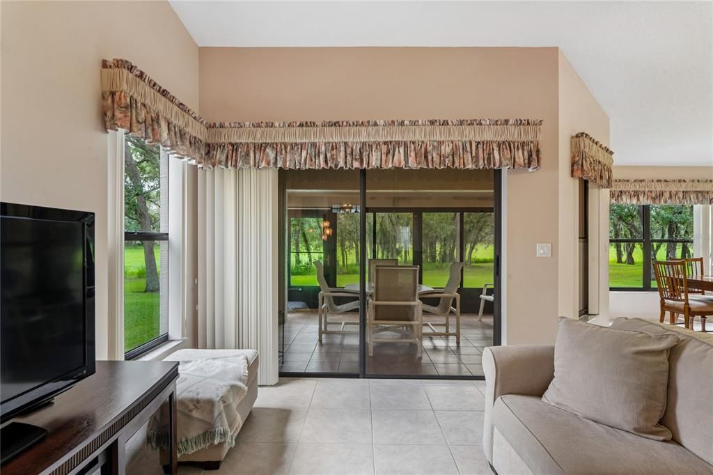 For Sale: $268,500 (2 beds, 2 baths, 1576 Square Feet)