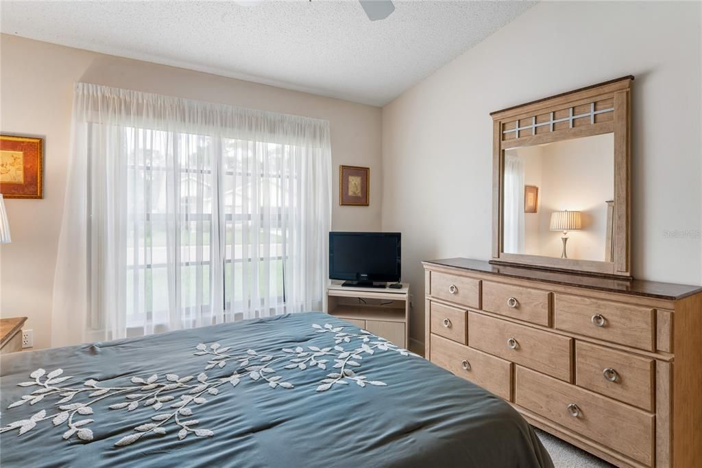 For Sale: $268,500 (2 beds, 2 baths, 1576 Square Feet)