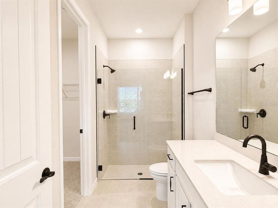 For Rent: $5,200 (5 beds, 3 baths, 2631 Square Feet)