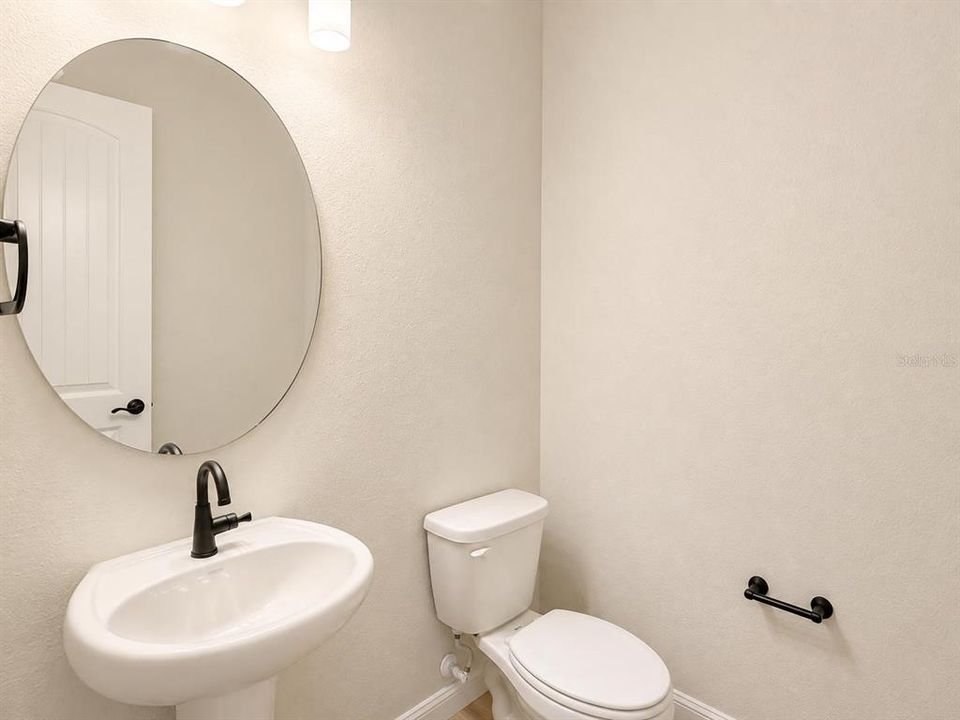 For Rent: $5,200 (5 beds, 3 baths, 2631 Square Feet)
