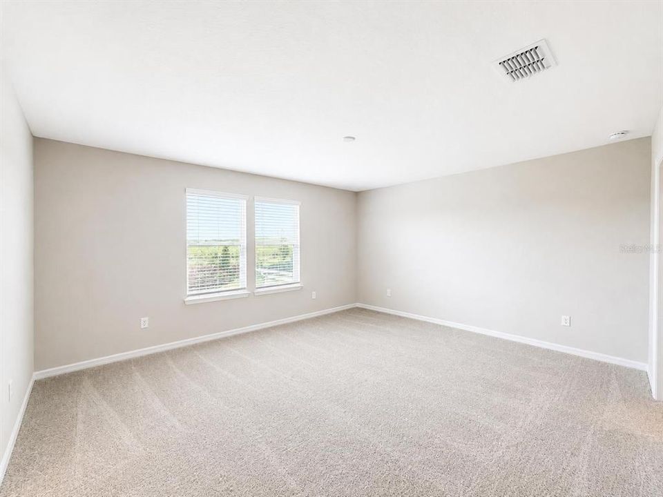 For Rent: $5,200 (5 beds, 3 baths, 2631 Square Feet)