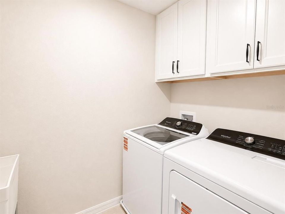 For Rent: $5,200 (5 beds, 3 baths, 2631 Square Feet)