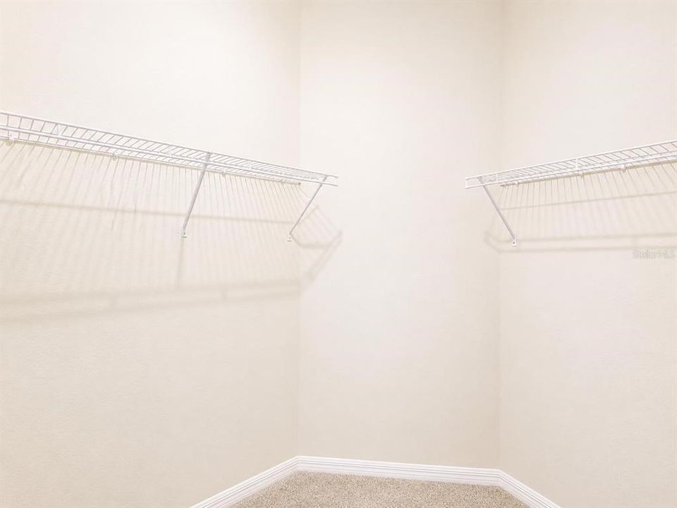 For Rent: $5,200 (5 beds, 3 baths, 2631 Square Feet)