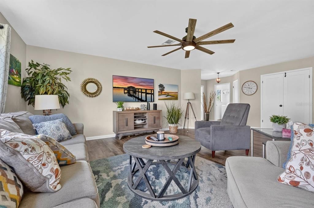 For Sale: $329,000 (3 beds, 2 baths, 1768 Square Feet)