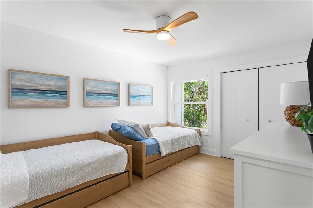 For Sale: $1,300,000 (3 beds, 2 baths, 1898 Square Feet)