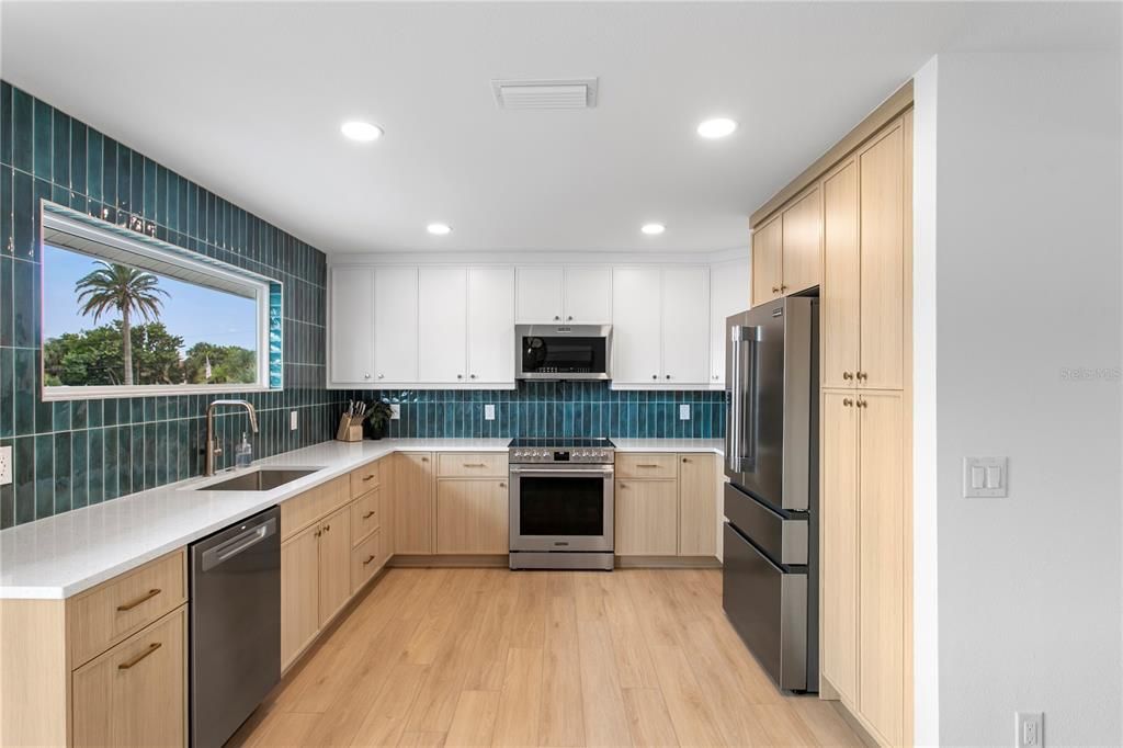 For Sale: $1,300,000 (3 beds, 2 baths, 1898 Square Feet)