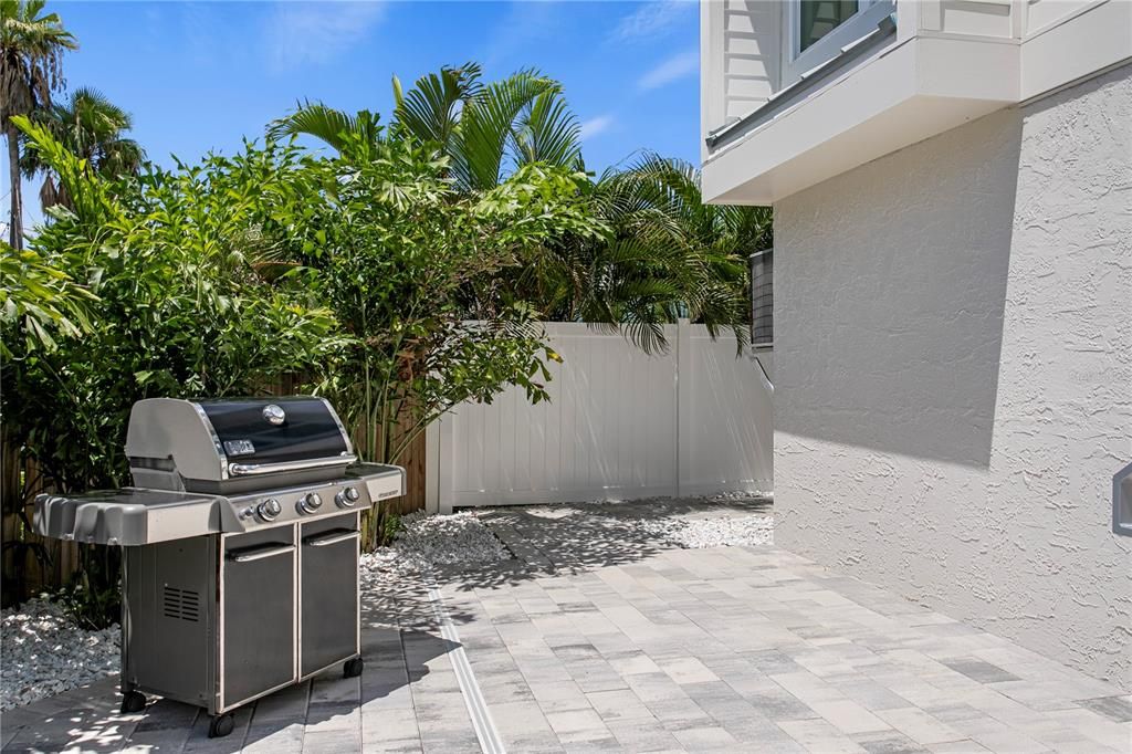 For Sale: $1,300,000 (3 beds, 2 baths, 1898 Square Feet)