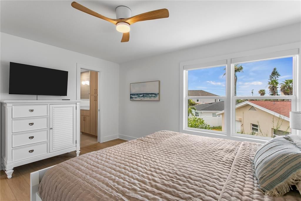 For Sale: $1,300,000 (3 beds, 2 baths, 1898 Square Feet)