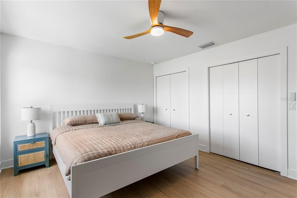 For Sale: $1,300,000 (3 beds, 2 baths, 1898 Square Feet)