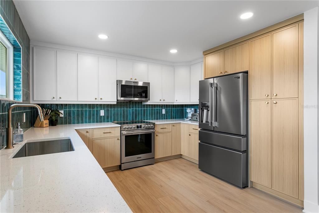 For Sale: $1,300,000 (3 beds, 2 baths, 1898 Square Feet)